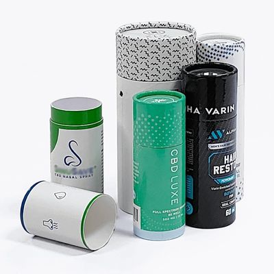 Puszki z papieru z recyklingu do wysyłki