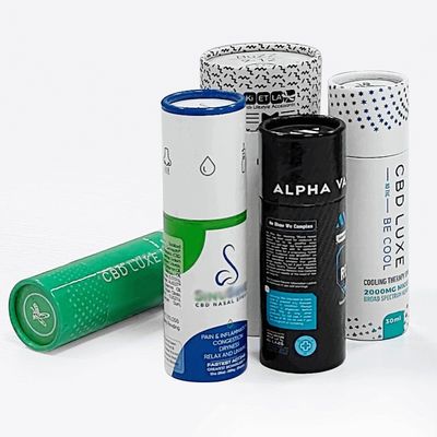 Puszki z papieru z recyklingu do wysyłki