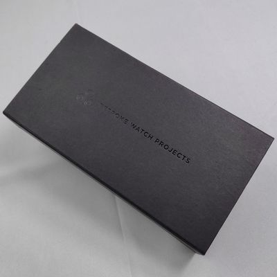 Zamówione pudełko do książek z kartonu magnetycznego
