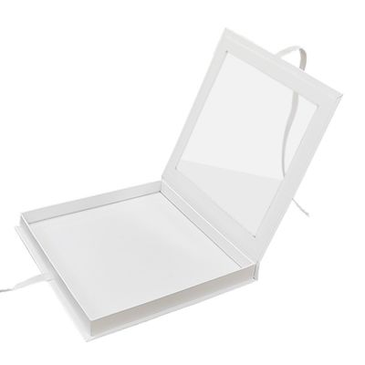 Pudełko do opakowań z kartonu magnetycznego w kształcie kwadratowej książki z przejrzystym oknem PVC z wstążką