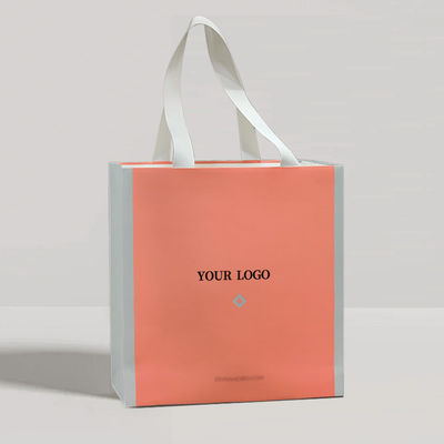 Niestandardowe torebki prezentów w ręku Sklep odzieżowy Personalized Craft Kraft Paper Bags Opakowanie prezentów