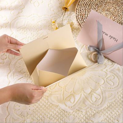 Spersonalizowane logo Unikalne składane pudełko Luksusowe twarde opakowanie do perfum Kosmetyki Odzież i Biżuteria