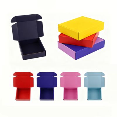 Niestandardowe pudełko z tektury falistej 13*13*3cm Małe, kolorowe pudełko pocztowe na odzież Błyszczące laminowanie Materiały z recyklingu do wysyłki świec