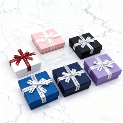 Niestandardowe opakowanie na biżuterię Angielska wstążka kokardka Niebo Ziemia Kwadratowe pudełko Elegancka kartonowa osłona na kolczyki Pierścionki Pudełka