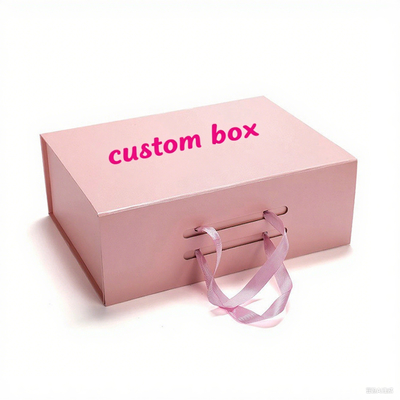 Luxury Pink Printed Magnetic Gift Boxes Ribbon Handle Custom Logo Twardy kartonowy opakowanie do odzieży